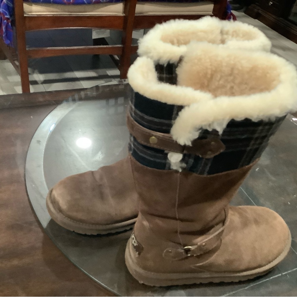 Ugg women Tall brown Maura Brown Boots Size 6